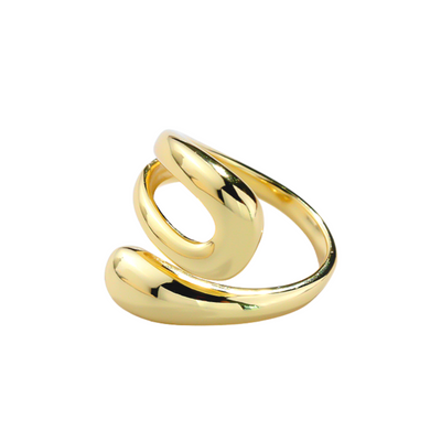 This ring is adjustable and fits everyone. Material: 925 Sterling Silver, 18k gold plated. This is a bold chunky ring. A real statement piece for every day.